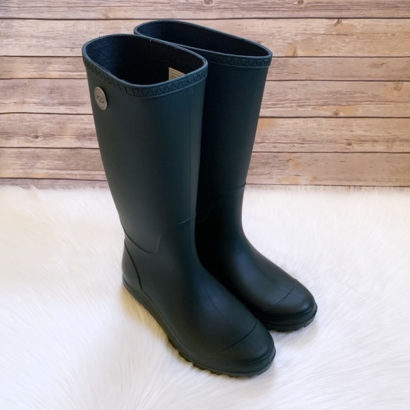 UGG Shelby Matte Rain Boots In Olive - Picture 4 of 7